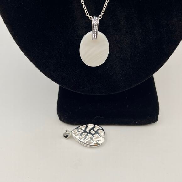 2 Fashion Pendants with One Silver Tone Lobster Clasp 18" Chain - Picture 8 of 8